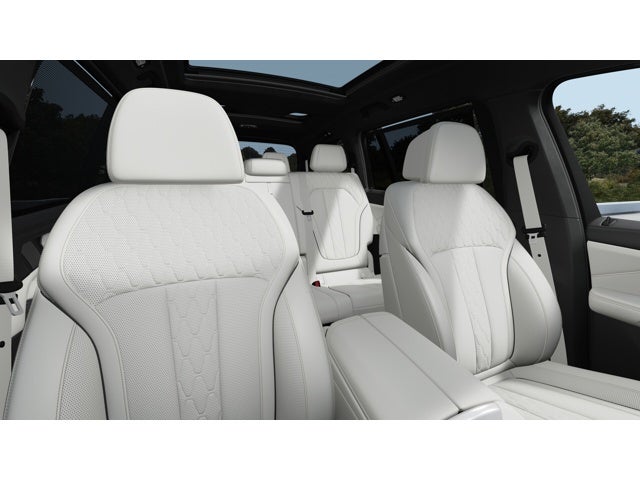 2027 BMW X7 Base