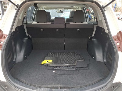 2015 Toyota RAV4 AWD 4dr XLE