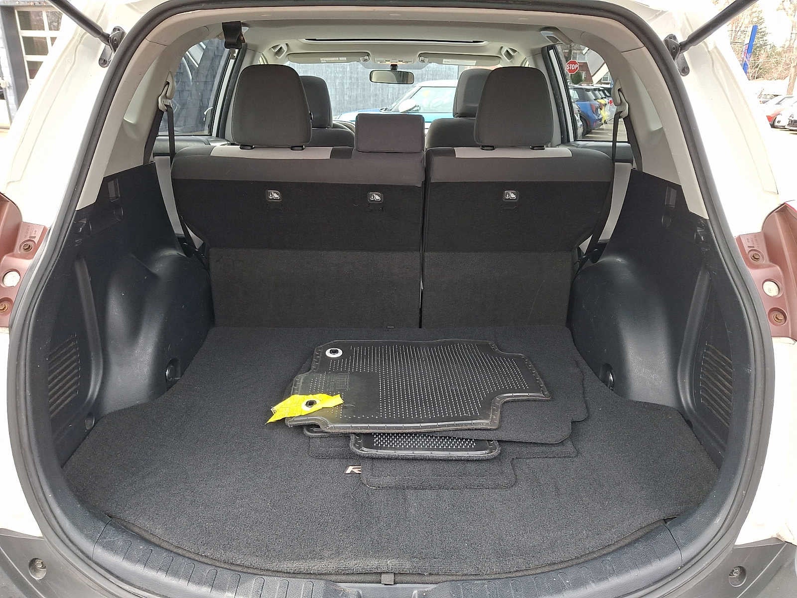 2015 Toyota RAV4 AWD 4dr XLE