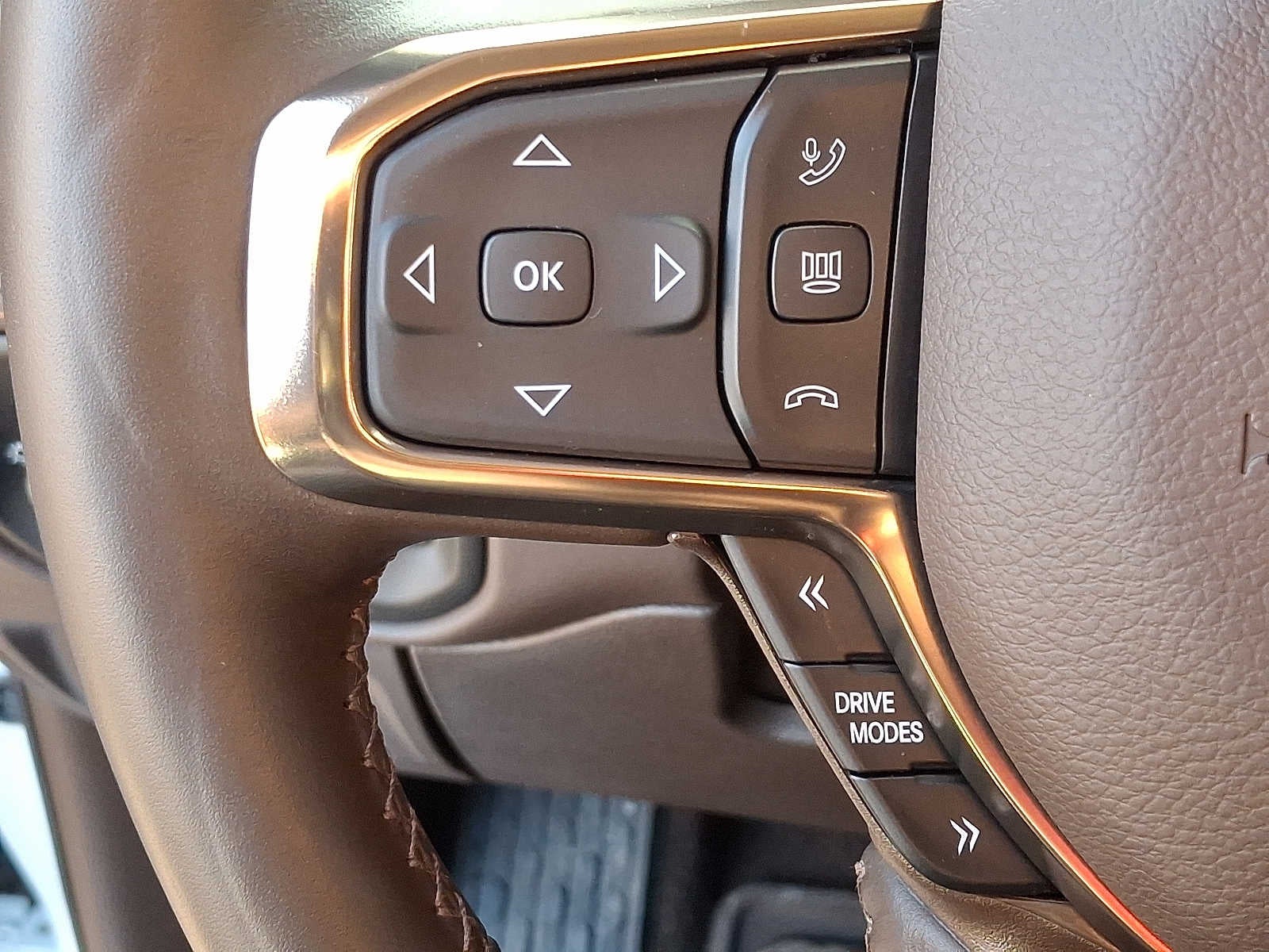 2025 RAM 1500 Longhorn 4x4 Crew Cab 57 Box