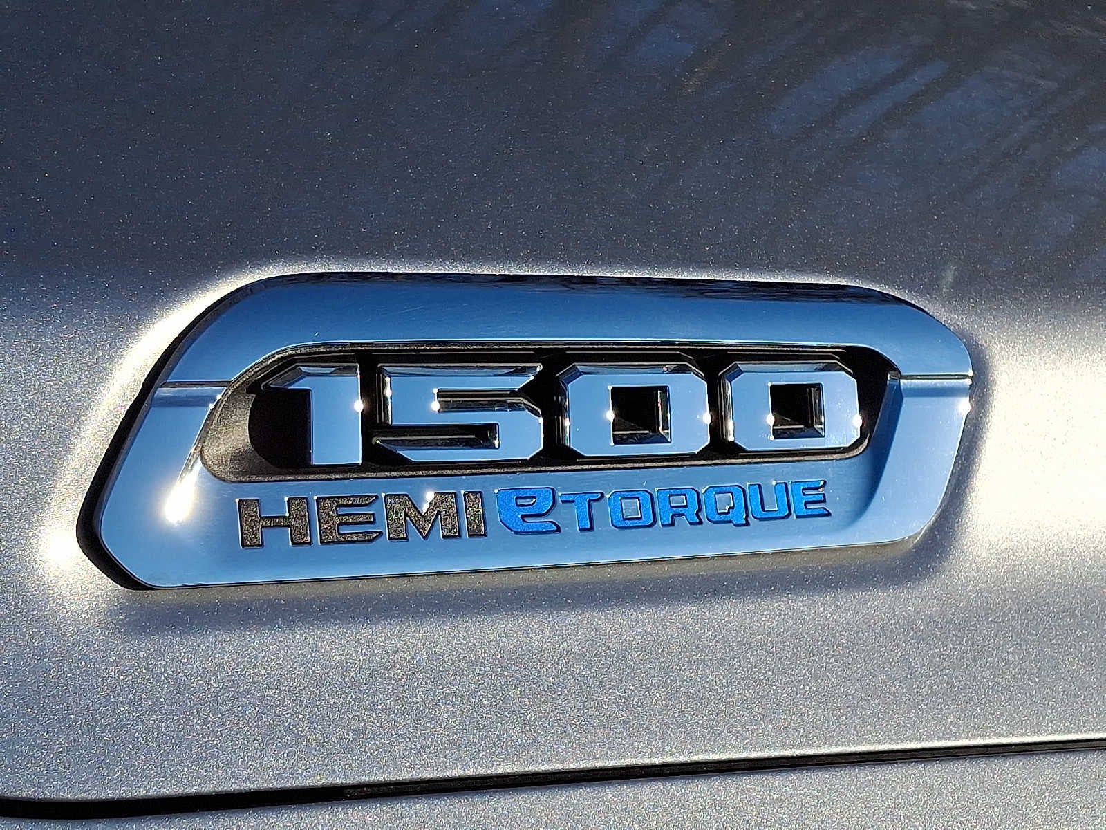 2022 RAM 1500 Laramie 4x4 Crew Cab 57 Box