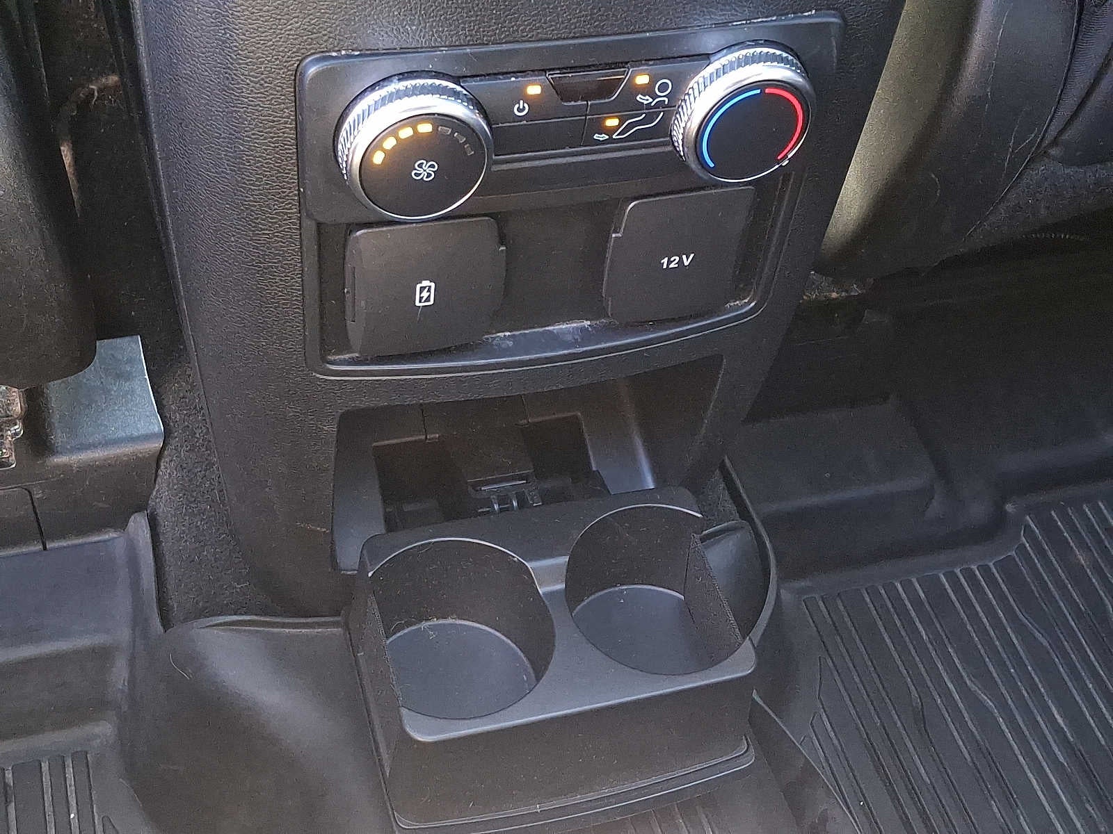 2022 Ford Explorer XLT 4WD