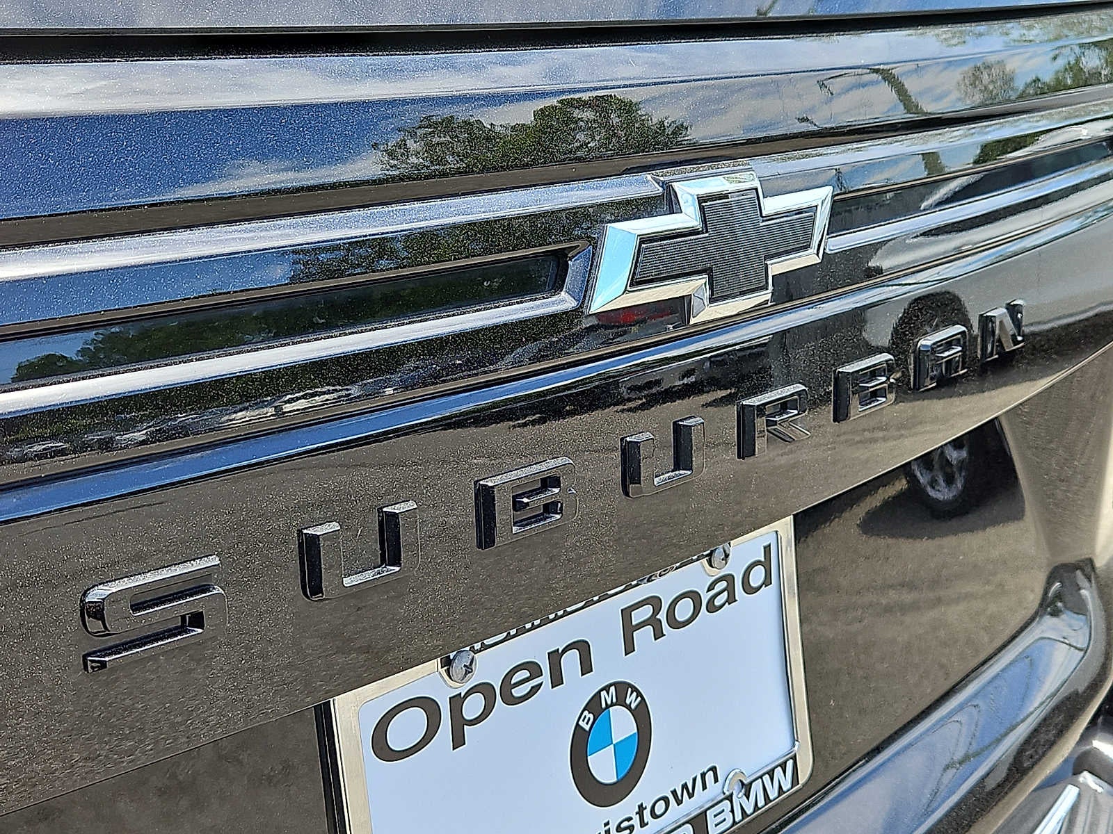2024 Chevrolet Suburban 4WD 4dr RST