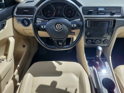 2018 Volkswagen Passat R-Line Auto