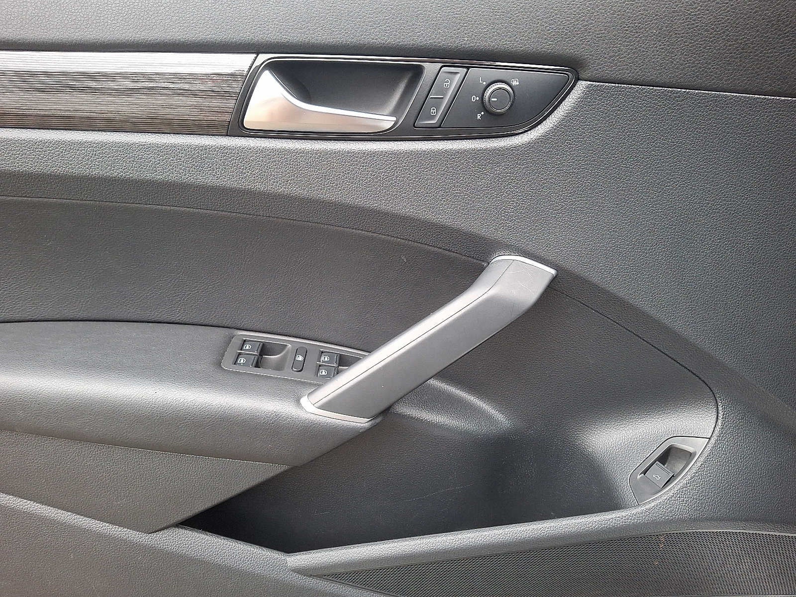 2021 Volkswagen Passat 2.0T R-Line Auto