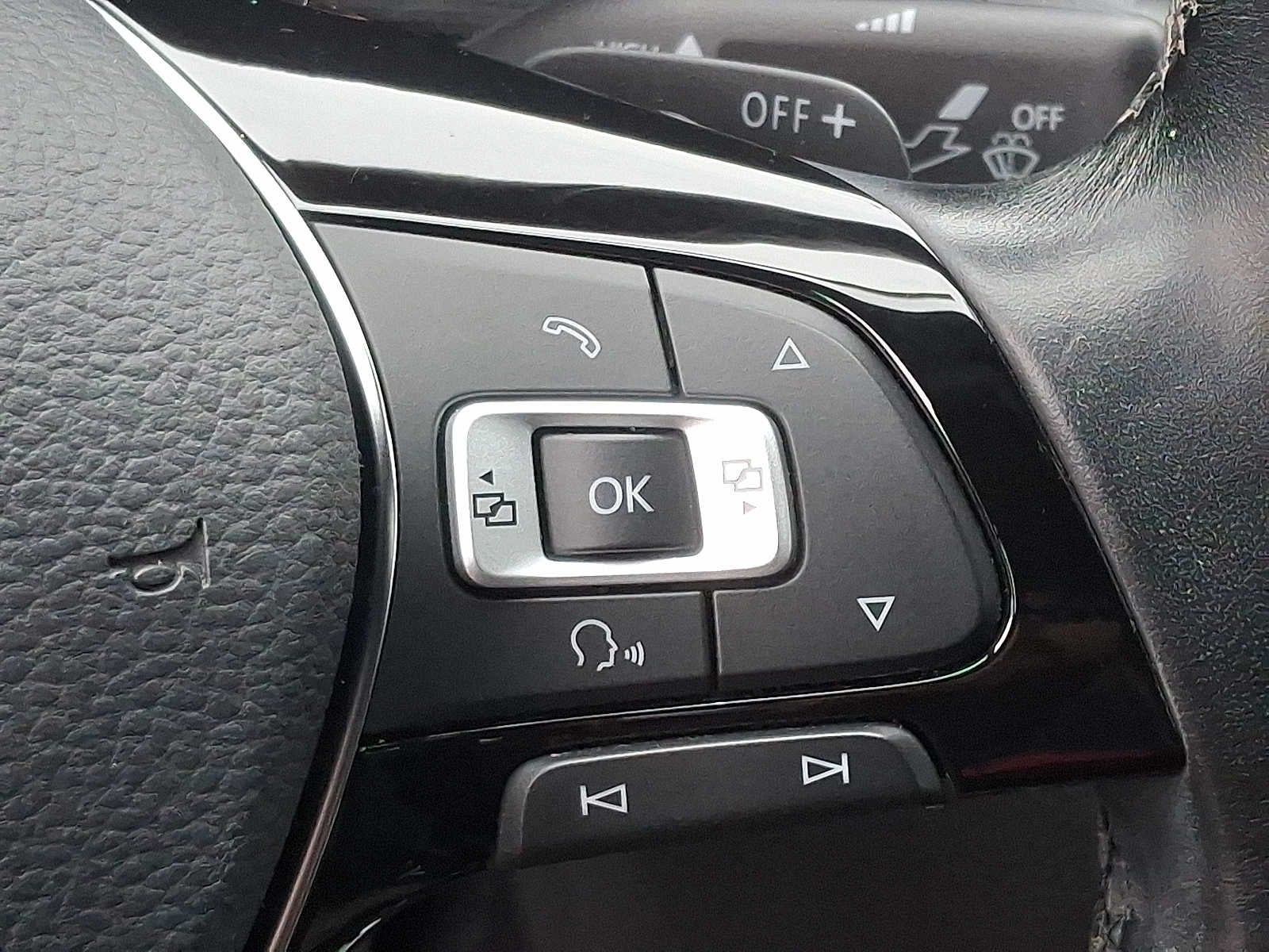 2021 Volkswagen Passat 2.0T R-Line Auto