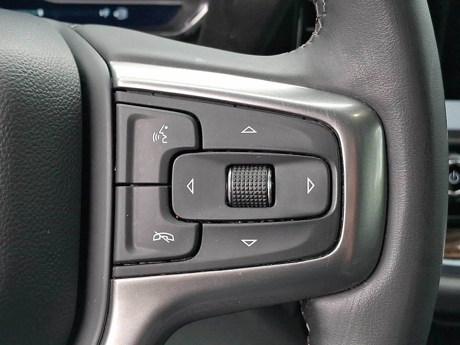 2023 Chevrolet Silverado 1500 4WD Crew Cab 147 LT w/2FL