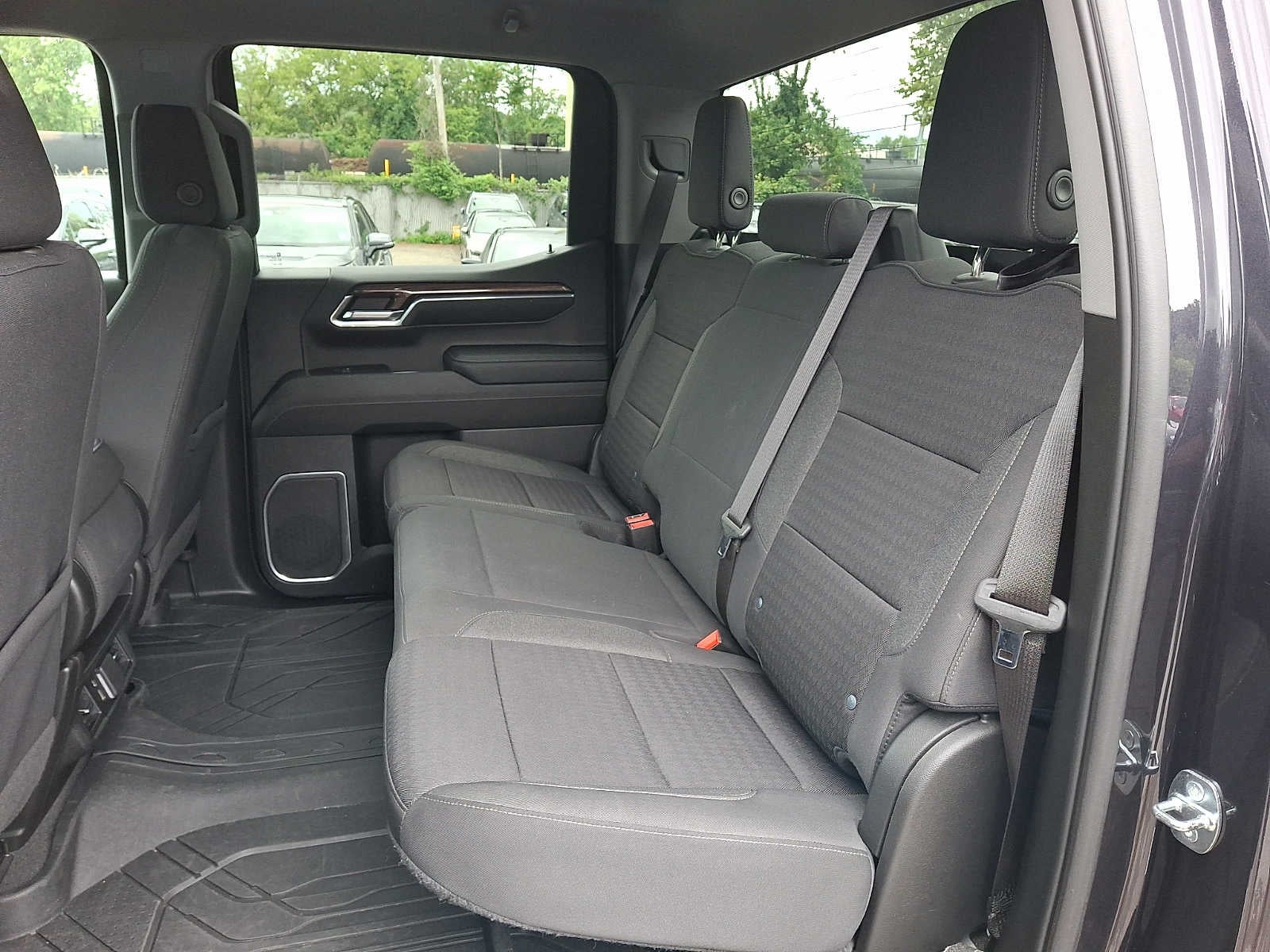 2023 Chevrolet Silverado 1500 4WD Crew Cab 147 LT w/2FL