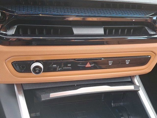 2025 BMW 3 Series 330i xDrive Sedan