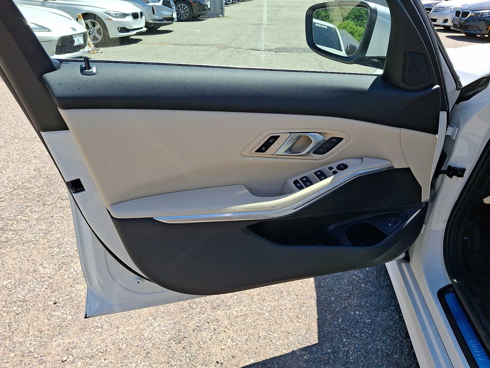 2025 BMW 3 Series 330i - Photo 13