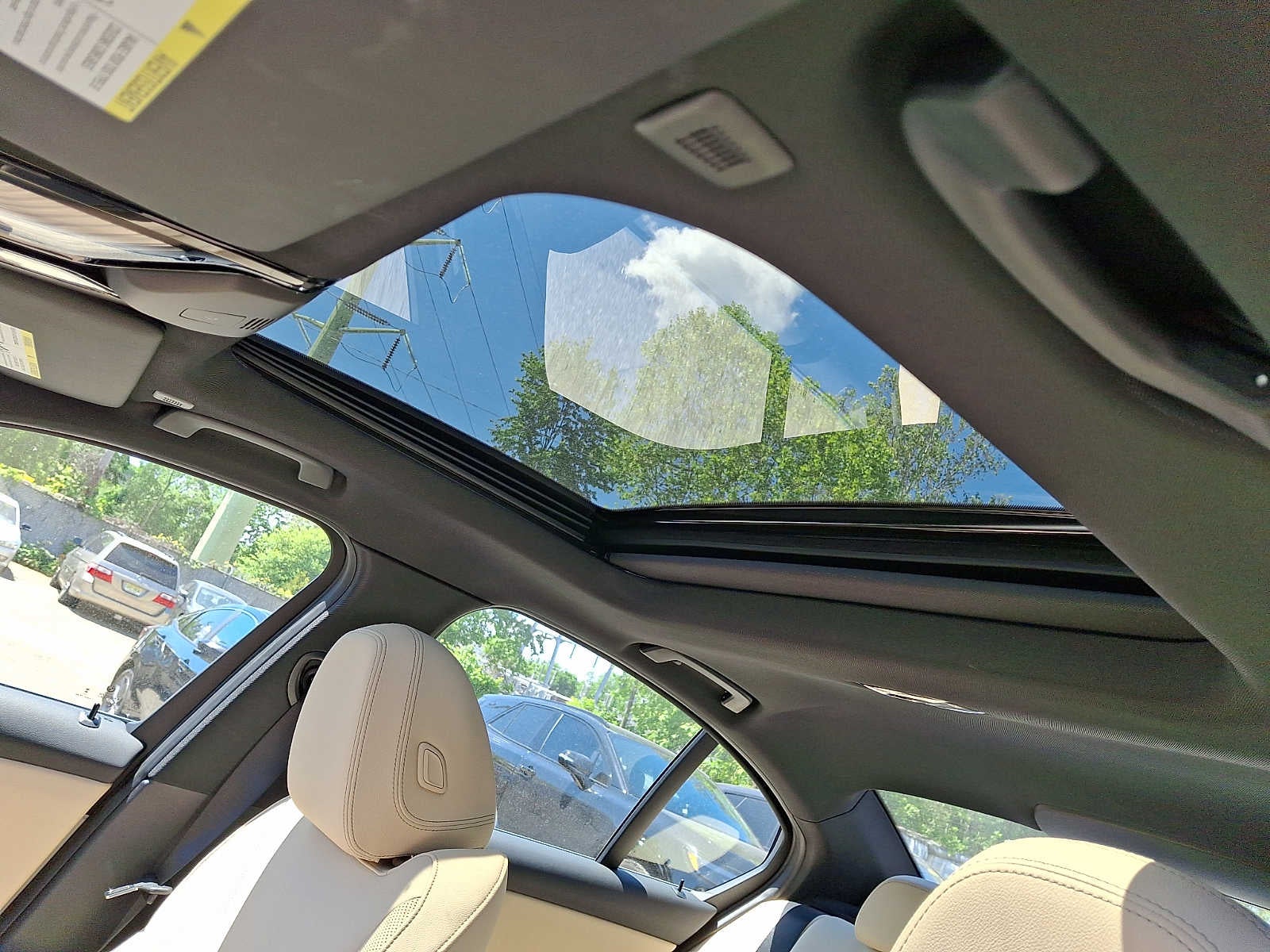 2025 BMW 3 Series 330i - Photo 15