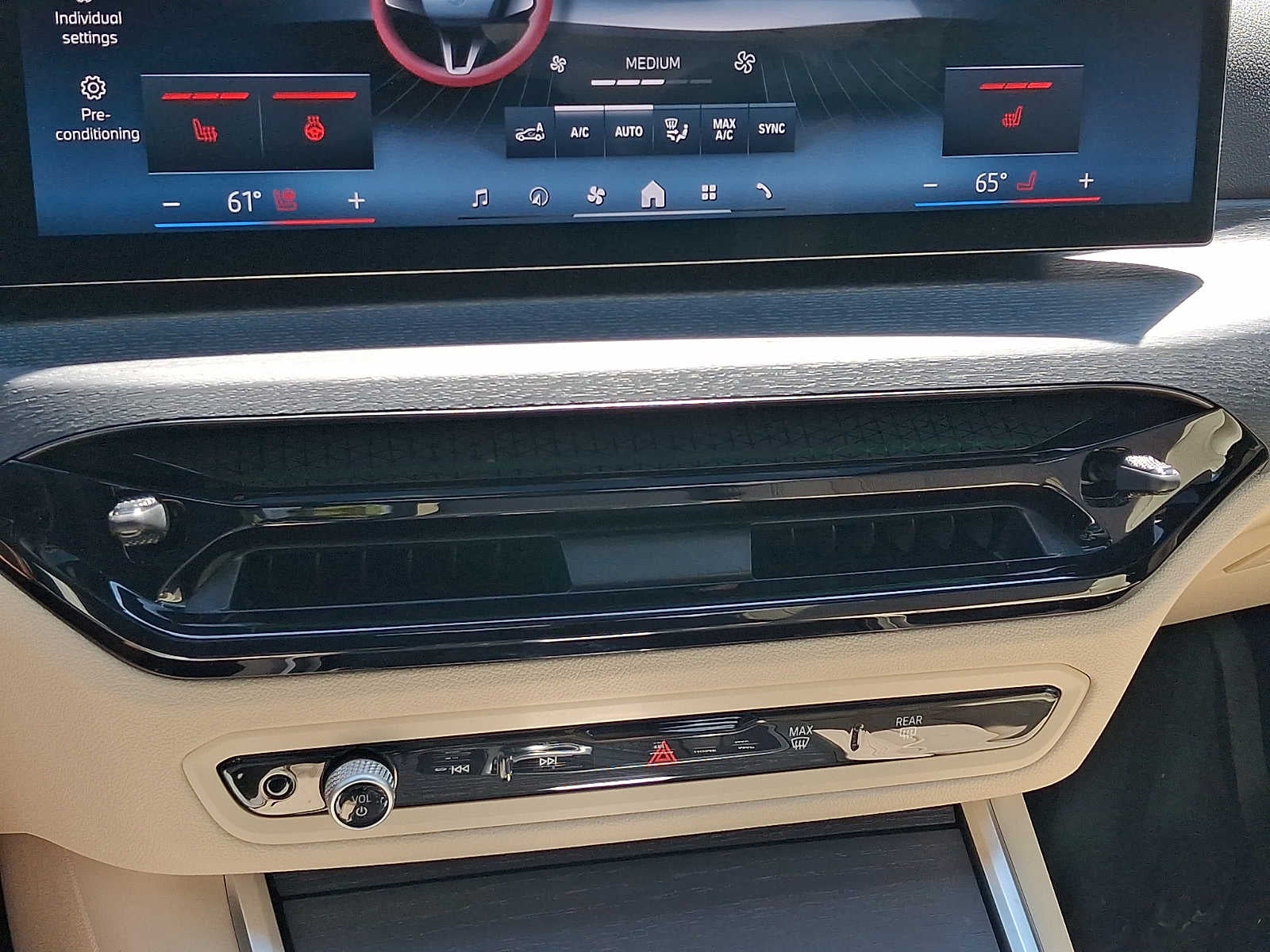 2025 BMW 3 Series 330i - Photo 17