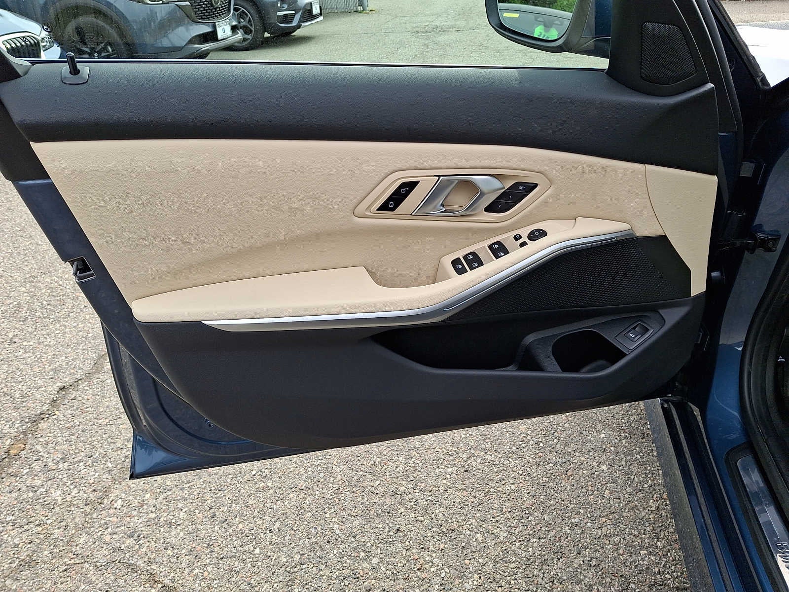 2025 BMW 3 Series 330i - Photo 13
