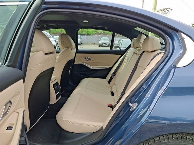 2025 BMW 3 Series 330i - Photo 41