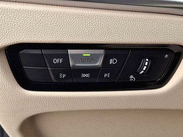 2025 BMW 3 Series 330i xDrive Sedan