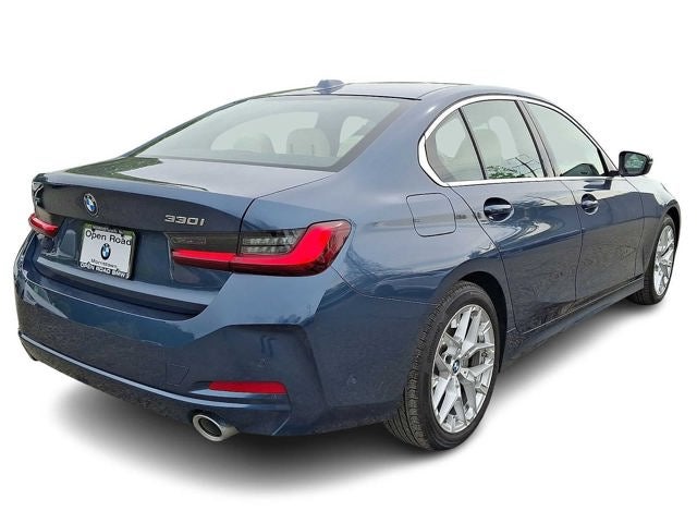 2025 BMW 3 Series 330i - Photo 37