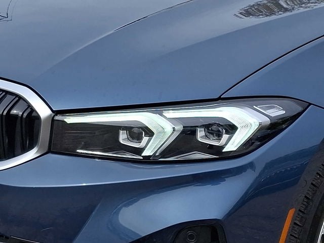 2025 BMW 3 Series 330i - Photo 39