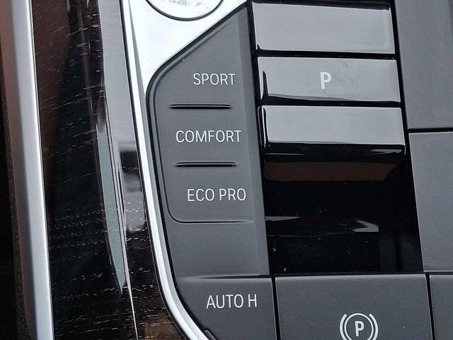 2023 BMW 3 Series 330i xDrive Sedan