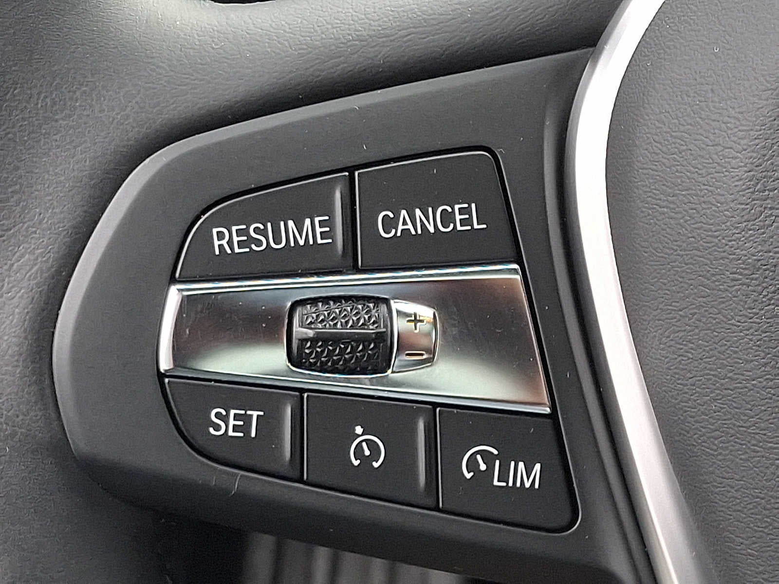 2023 BMW 3 Series 330i - Photo 23