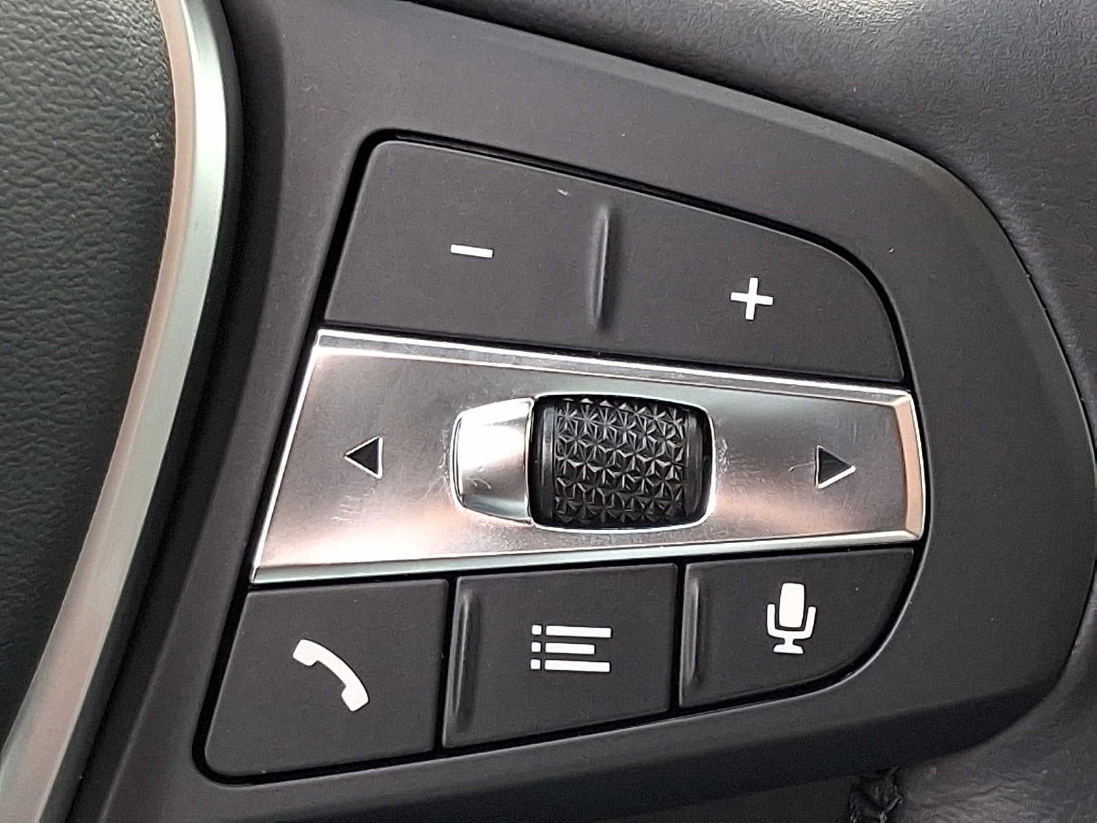 2023 BMW 3 Series 330i xDrive Sedan