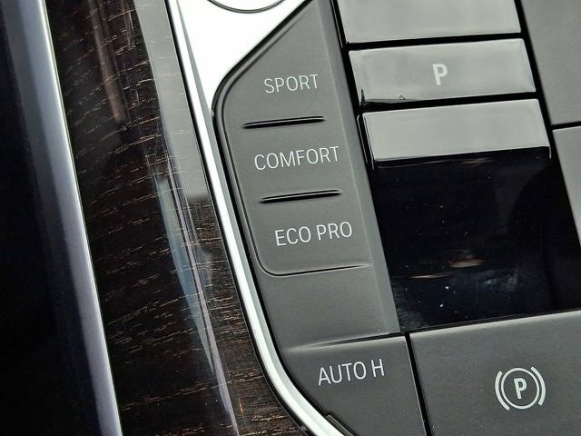 2023 BMW 3 Series 330i xDrive Sedan