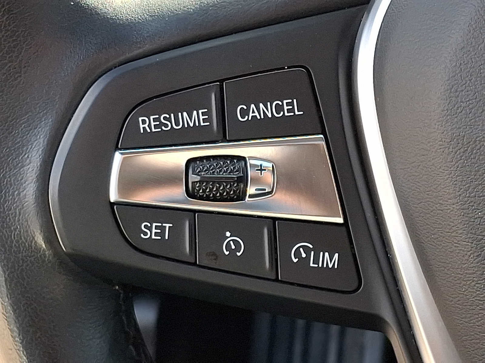 2023 BMW 3 Series 330i xDrive Sedan