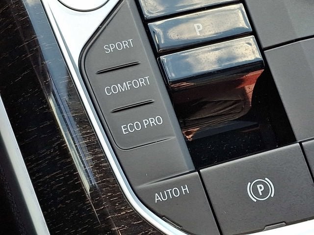 2023 BMW 3 Series 330i xDrive Sedan