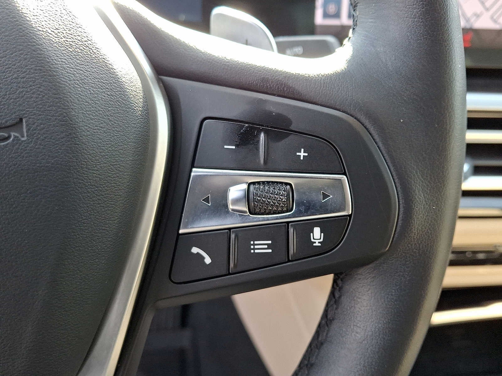 2023 BMW 3 Series 330i xDrive Sedan