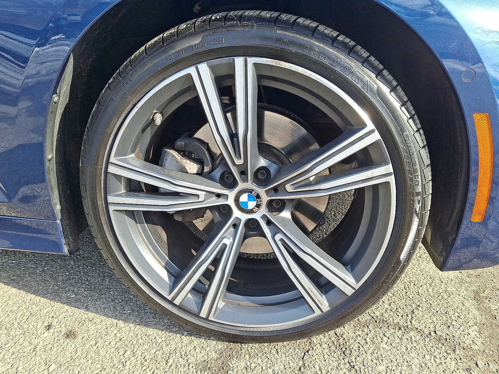 2023 BMW 3 Series 330i xDrive Sedan