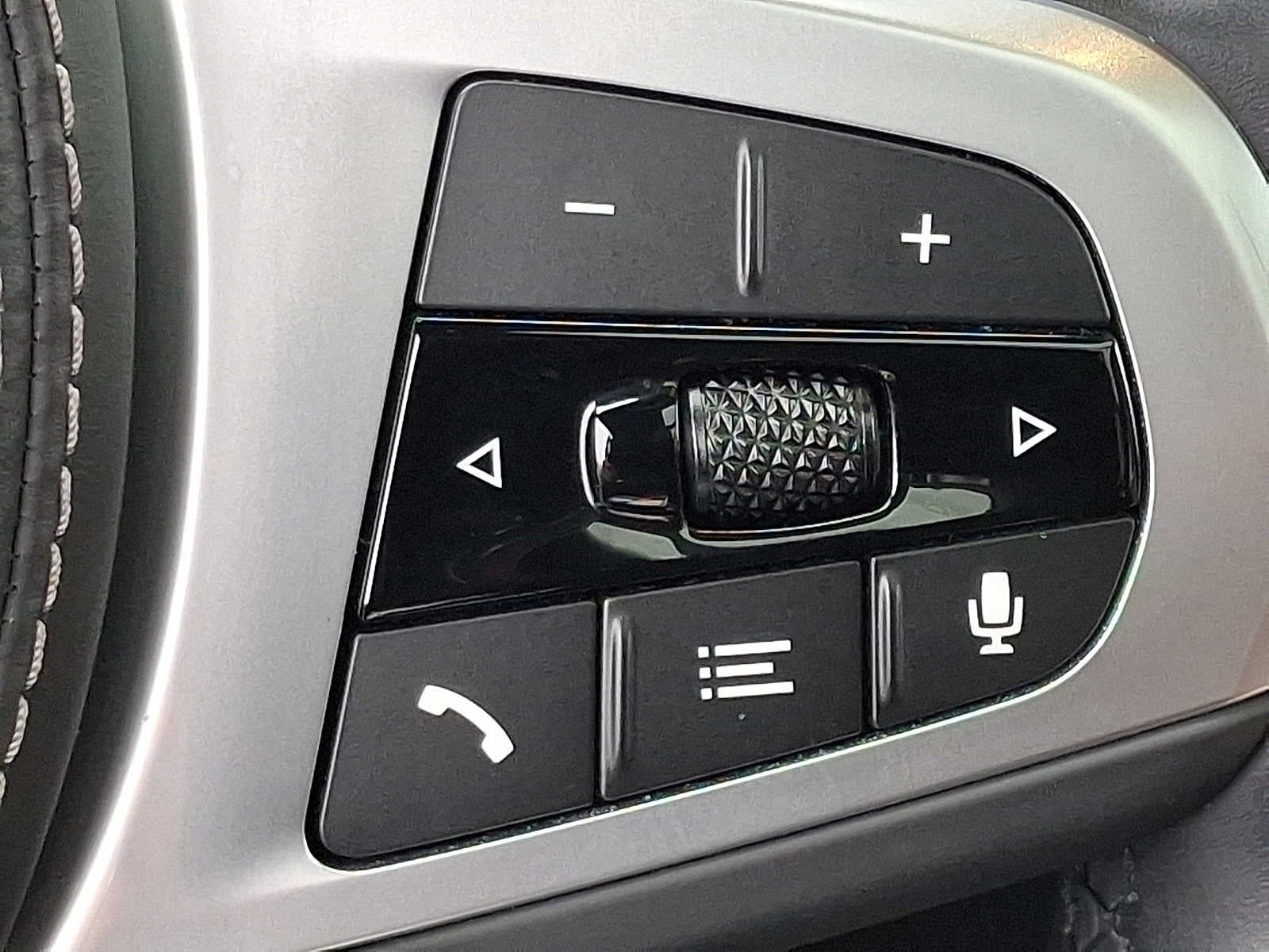 2024 BMW X7 xDrive40i Sports Activity Vehicle