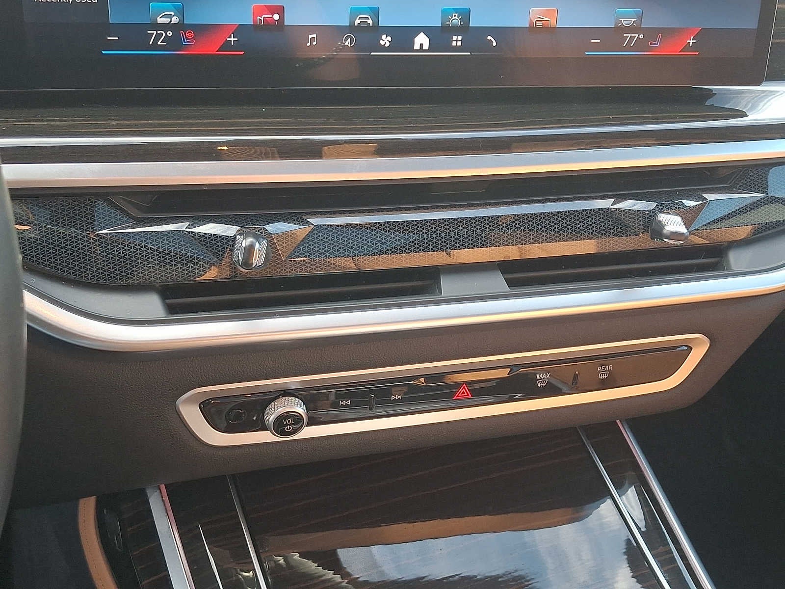 2024 BMW X7 xDrive40i Sports Activity Vehicle