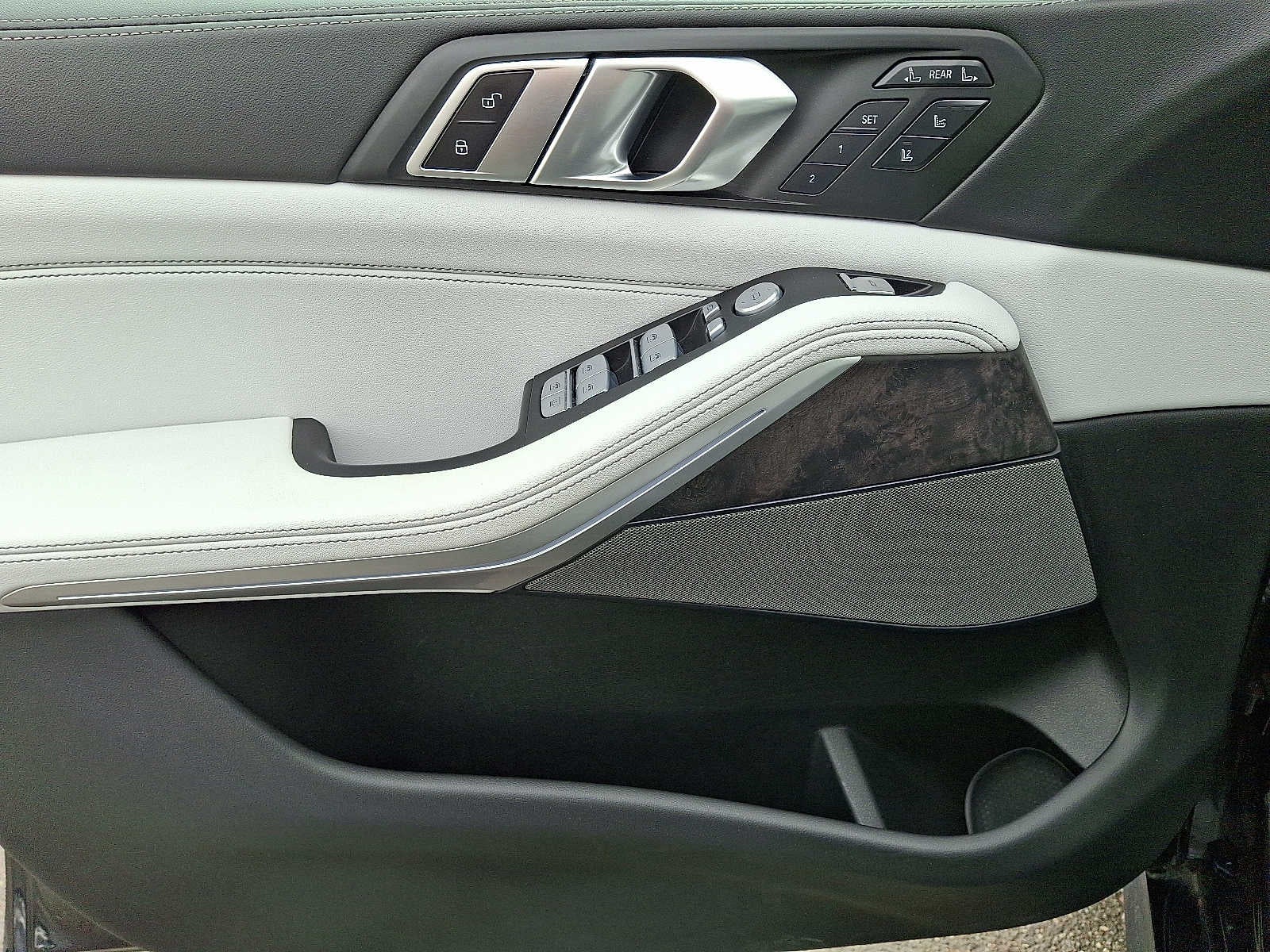 2023 BMW X7 xDrive40i Sports Activity Vehicle