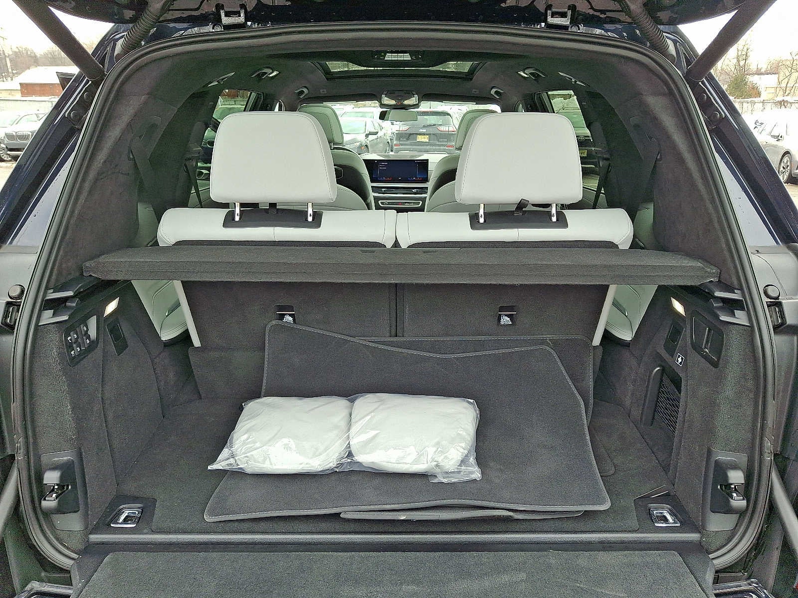 2023 BMW X7 xDrive40i Sports Activity Vehicle