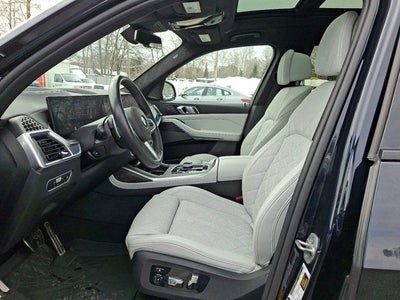 2023 BMW X7 xDrive40i Sports Activity Vehicle