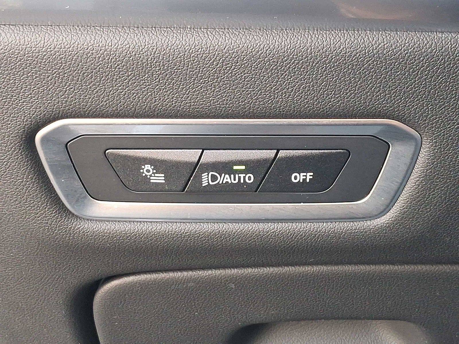 2025 BMW X7 xDrive40i Sports Activity Vehicle