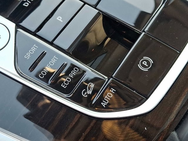 2025 BMW X7 xDrive40i Sports Activity Vehicle