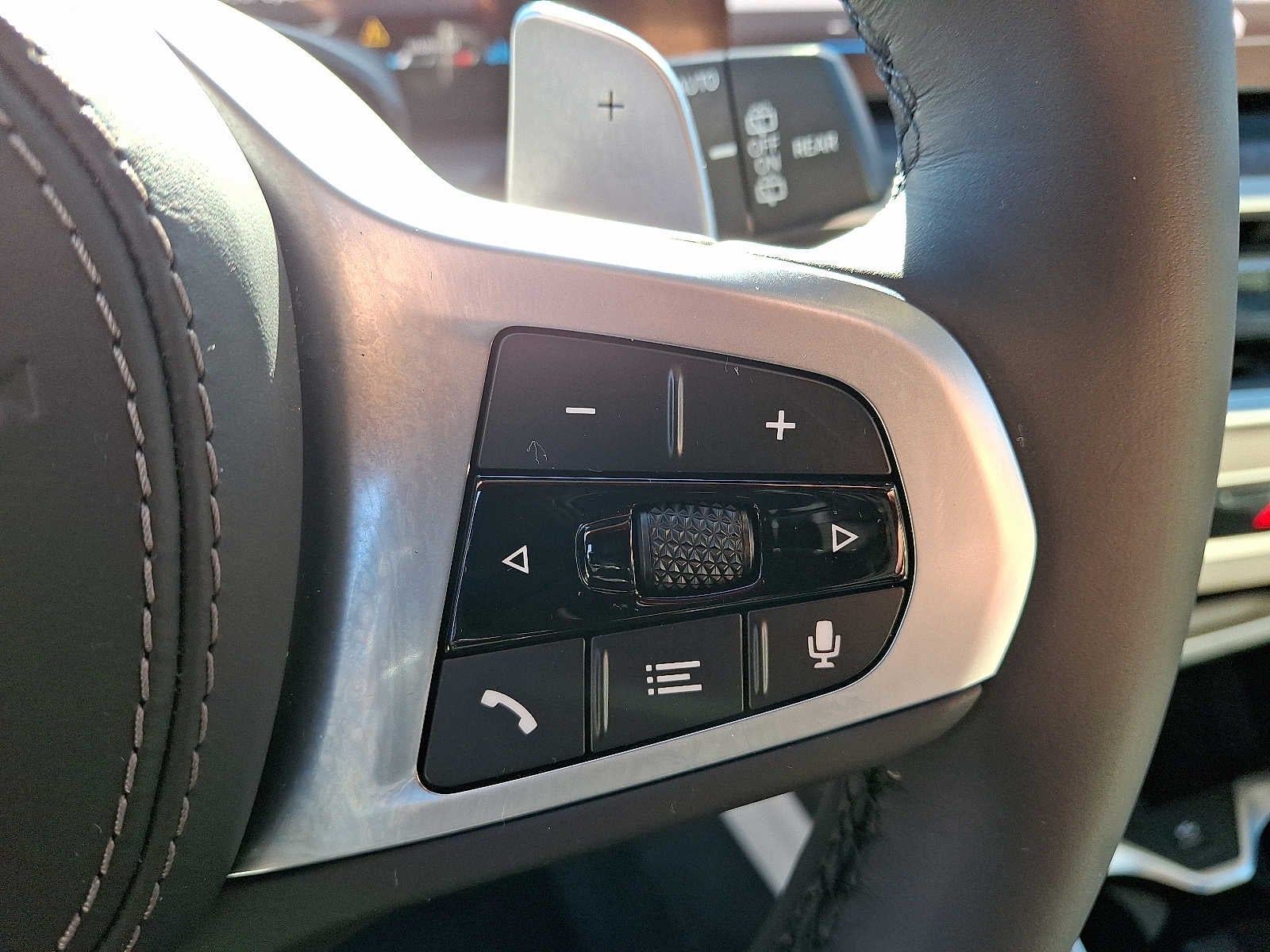 2025 BMW X7 xDrive40i Sports Activity Vehicle