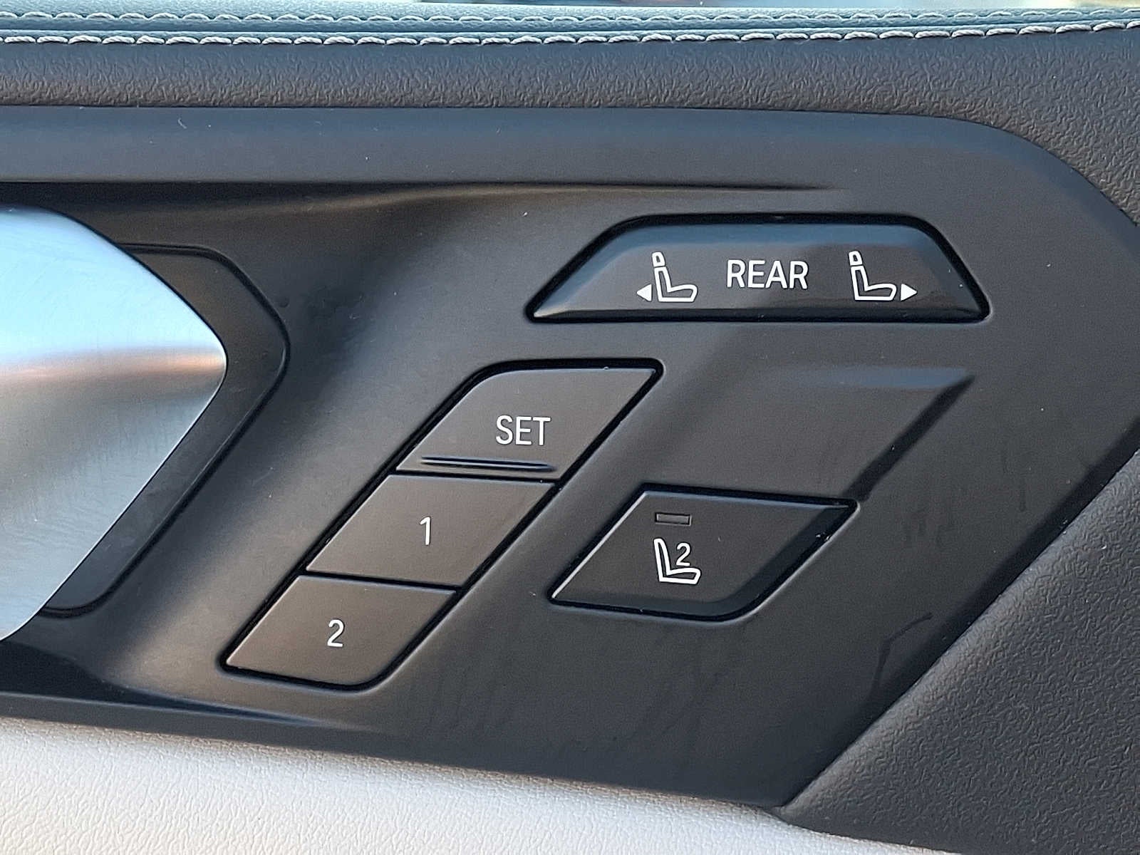 2025 BMW X7 xDrive40i Sports Activity Vehicle