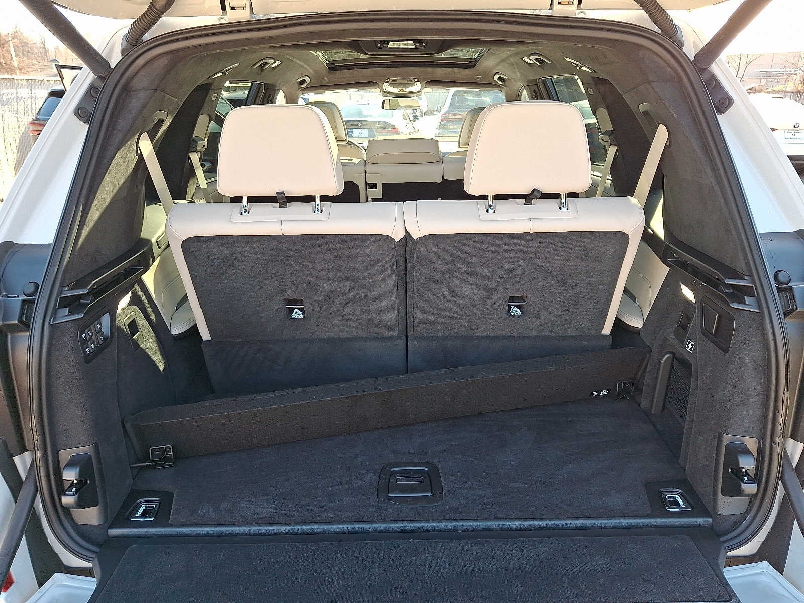 2025 BMW X7 xDrive40i Sports Activity Vehicle