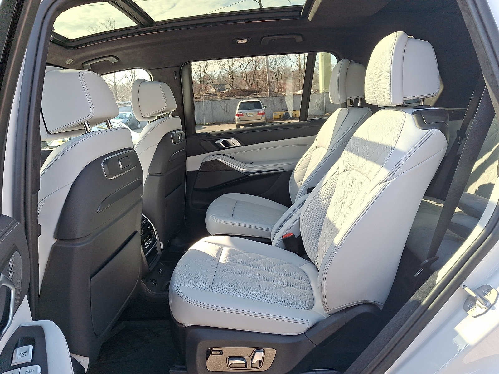 2024 BMW X7 xDrive40i Sports Activity Vehicle