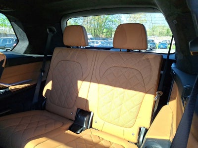 2025 BMW X7 xDrive40i Sports Activity Vehicle