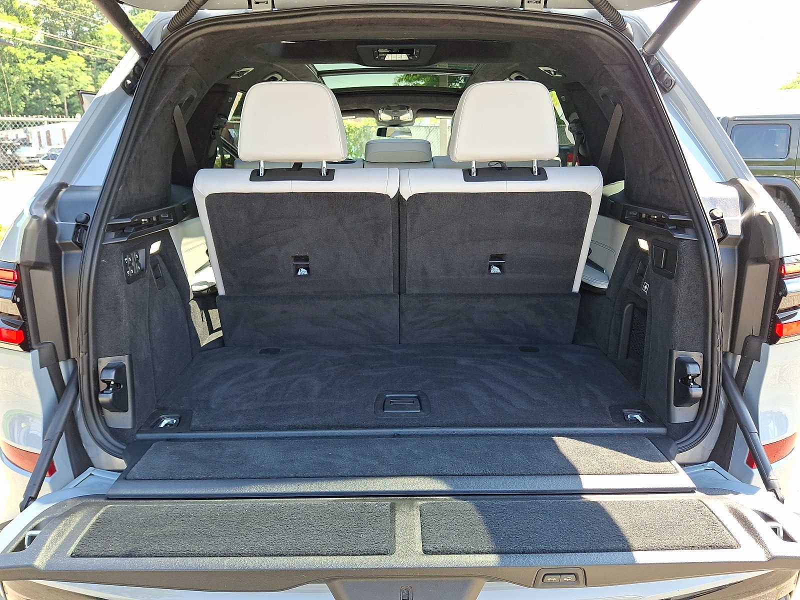 2025 BMW X7 xDrive40i Sports Activity Vehicle