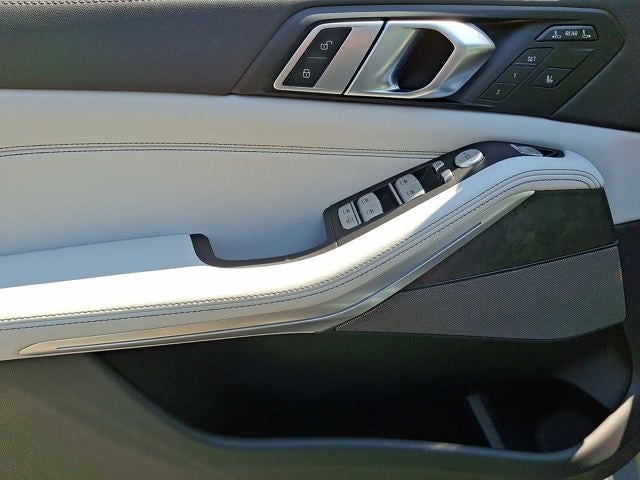 2025 BMW X7 40i - Photo 40