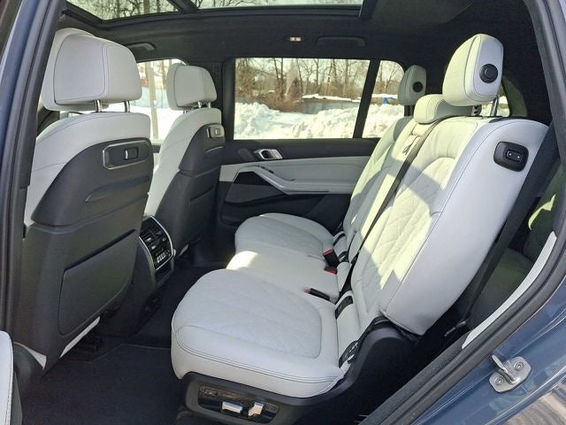 2023 BMW X7 xDrive40i Sports Activity Vehicle