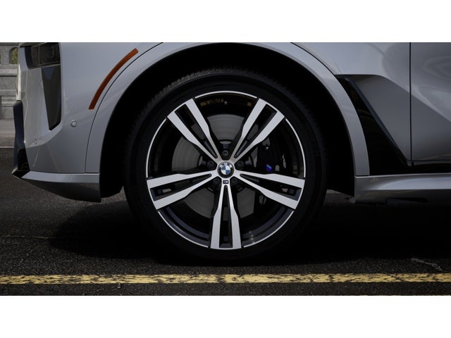 2026 BMW X7 xDrive40i Sports Activity Vehicle