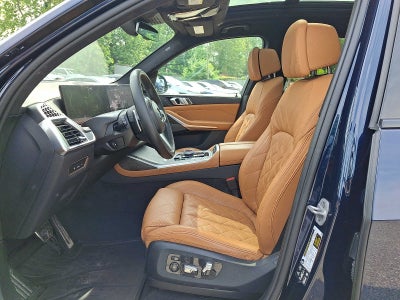 2025 BMW X7 xDrive40i Sports Activity Vehicle