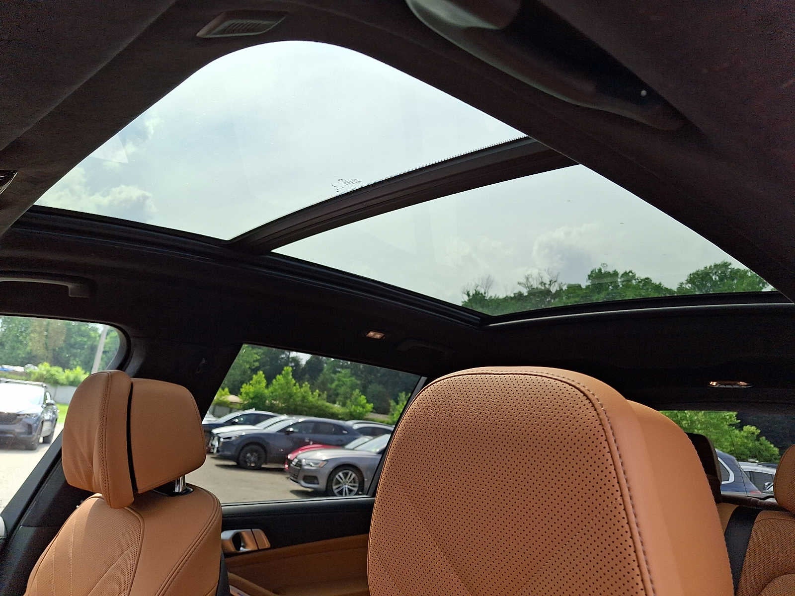 2025 BMW X7 xDrive40i Sports Activity Vehicle