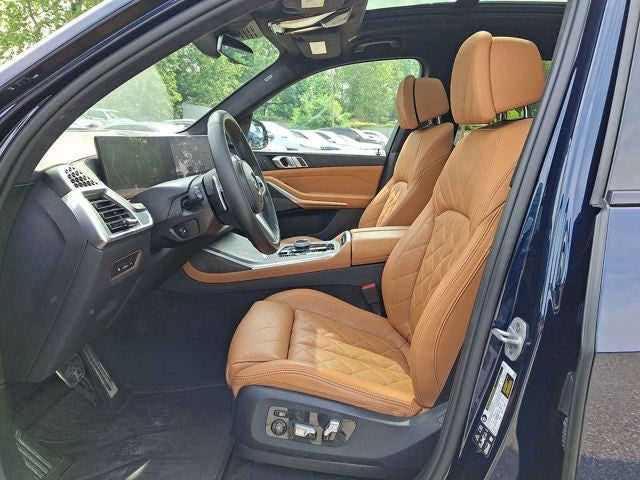 2025 BMW X7 xDrive40i Sports Activity Vehicle
