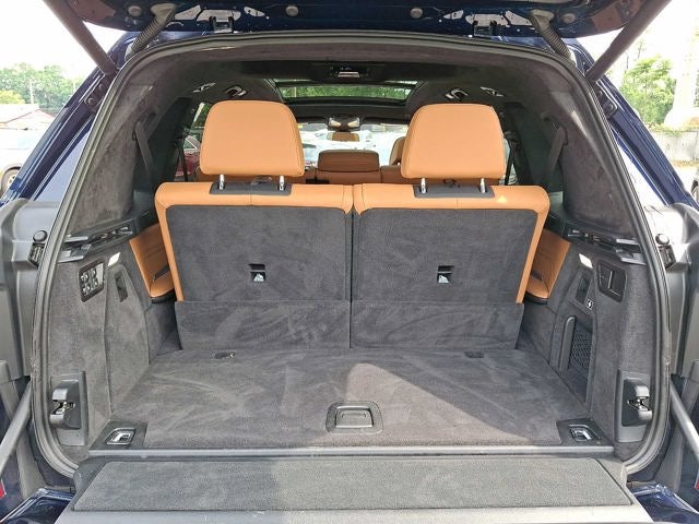 2025 BMW X7 xDrive40i Sports Activity Vehicle
