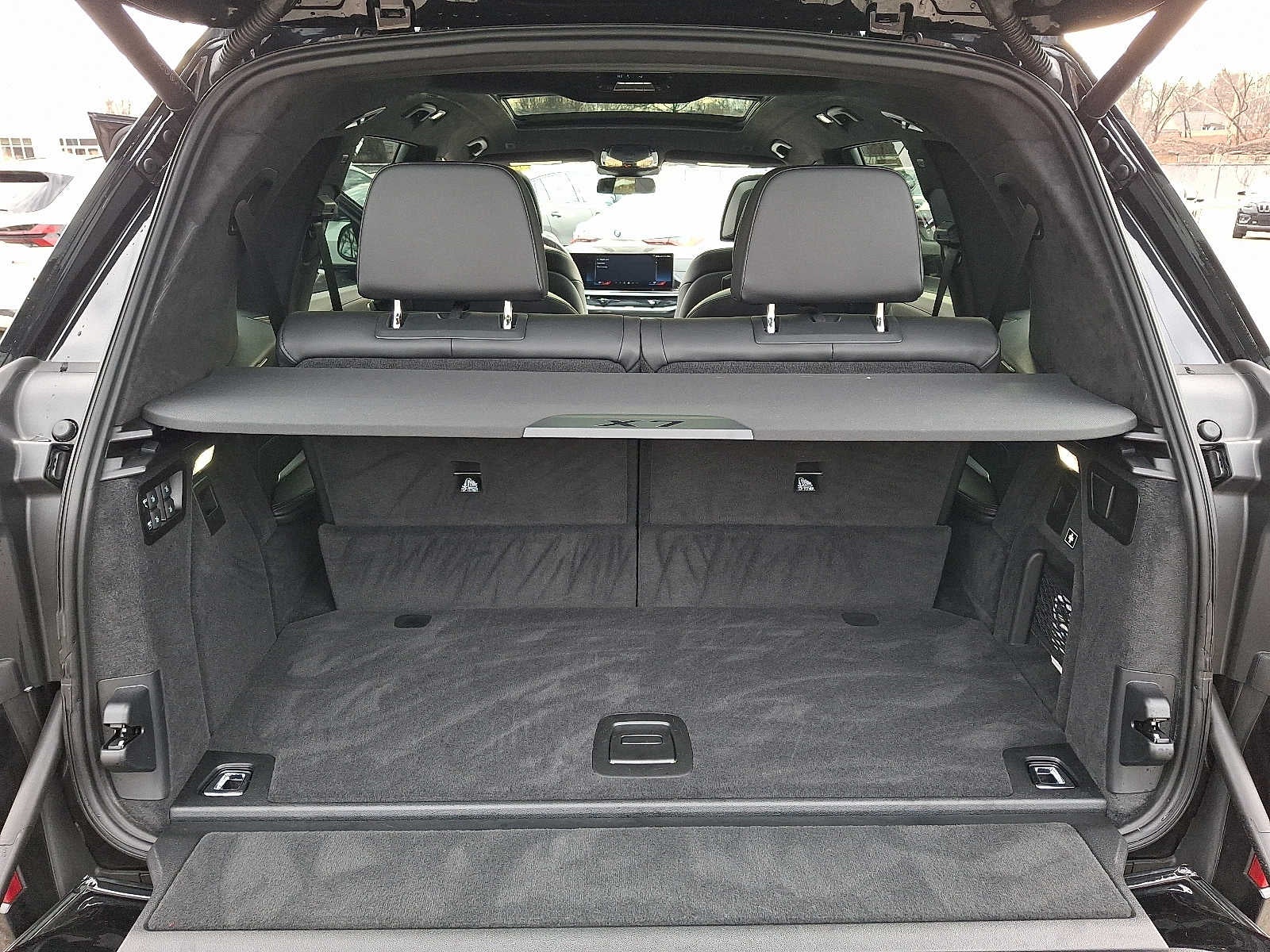 2025 BMW X7 xDrive40i Sports Activity Vehicle